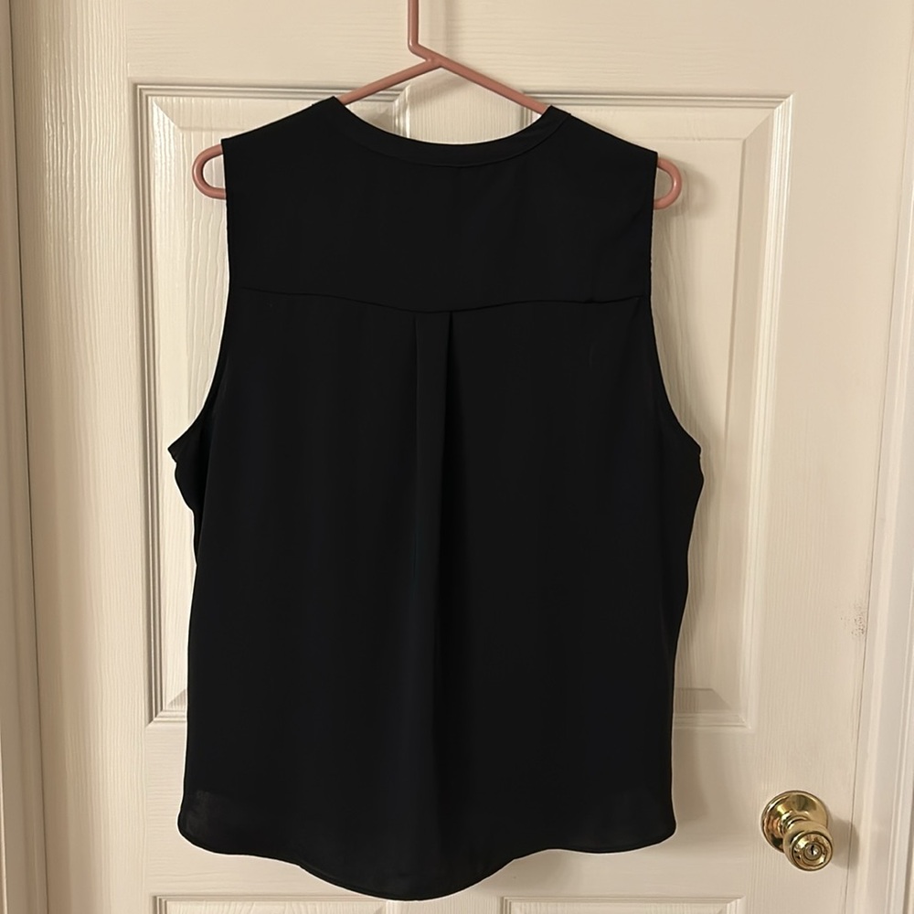H&M blouse size XL.  Excellent condition. - Picture 3 of 4